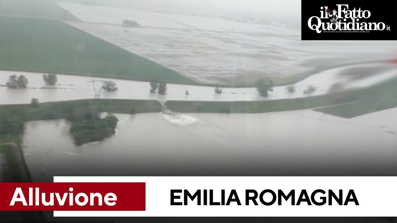 Alluvione In Emilia Romagna L Elicottero In Volo Su Massa Lombarda