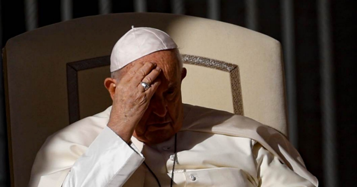 Papa Francesco assente alla via Crucis è a Santa Marta • TristeMondo.it