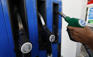 Giro di ribassi e sospiro di sollievo: gli ultimi prezzi di benzina e diesel