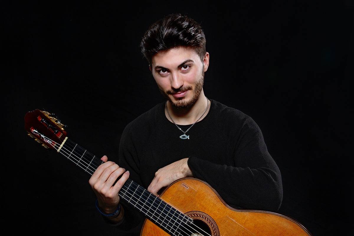 Giovanni Accadìa, uno dei chitarristi più promettenti della sua generazione
