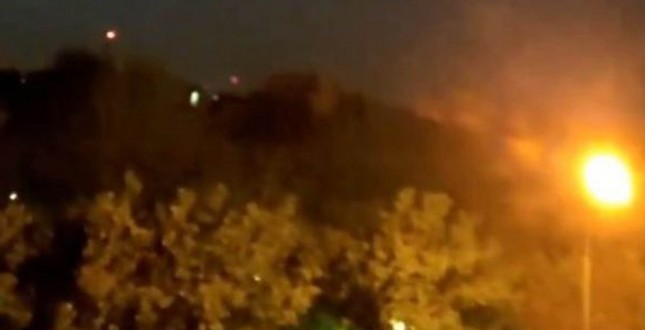 Israele, attacco all’alba sull’Iran. Teheran: “Non risponderemo”