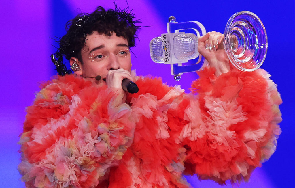 Nemo vince Eurovision 2024 in una finale tra le unghie di Iolanda, le angurie dell’Irlanda e gli armeni pro-Joost