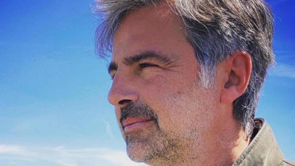 Beppe Convertini torna con Azzurro-Storie di mare: “Avrò un ospite speciale”