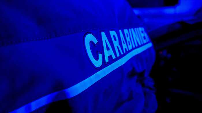 Minaccia con siringa ex compagna dopo 194 telefonate, arrestato