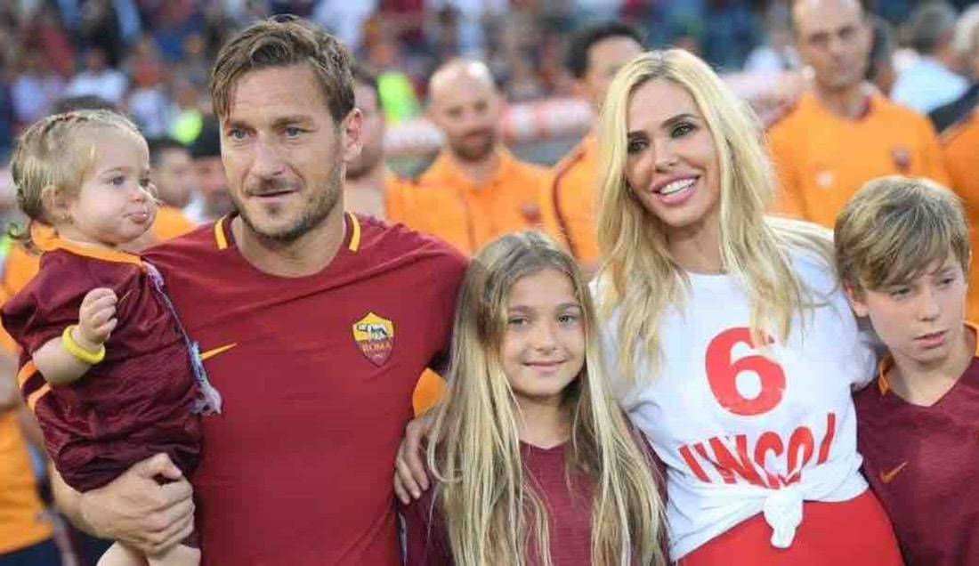 La polizia scagiona Totti nel presunto caso di Isabel abbandonata: «La baby sitter era in casa». E ora lui potrebbe denunciare Ilary Blasi