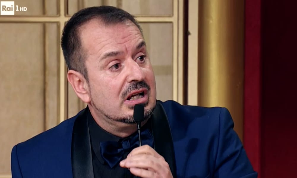 Fabio Canino spiffera tutto: "A Ballando tanti amori coperti per non creare scandali con le famiglie"