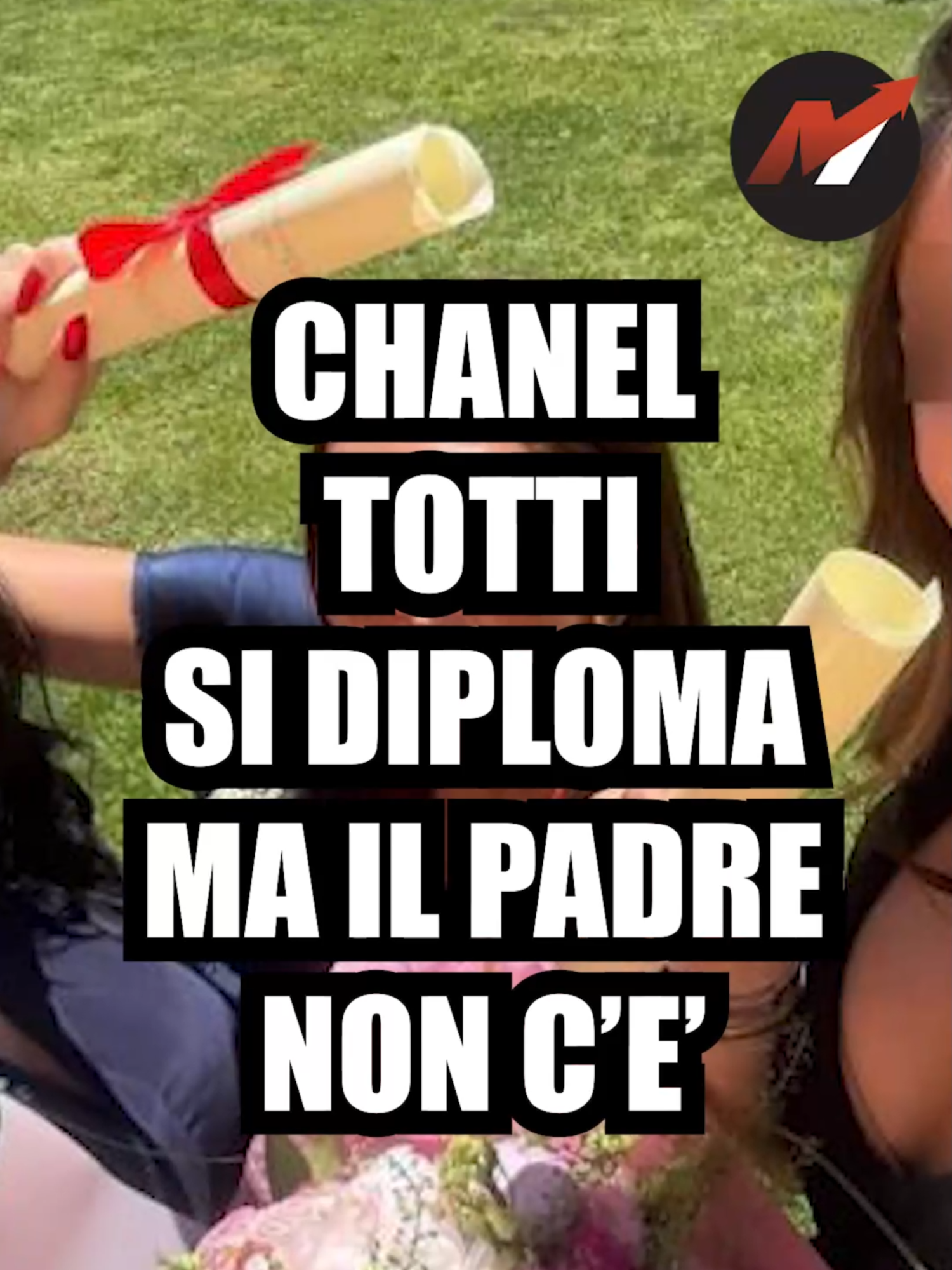 Chanel Totti si diploma, ma Totti assen…
